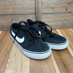 Nike Toki Low Profile Canvas Shoes Skateboarding Sneakers Black & White Sz 5Y